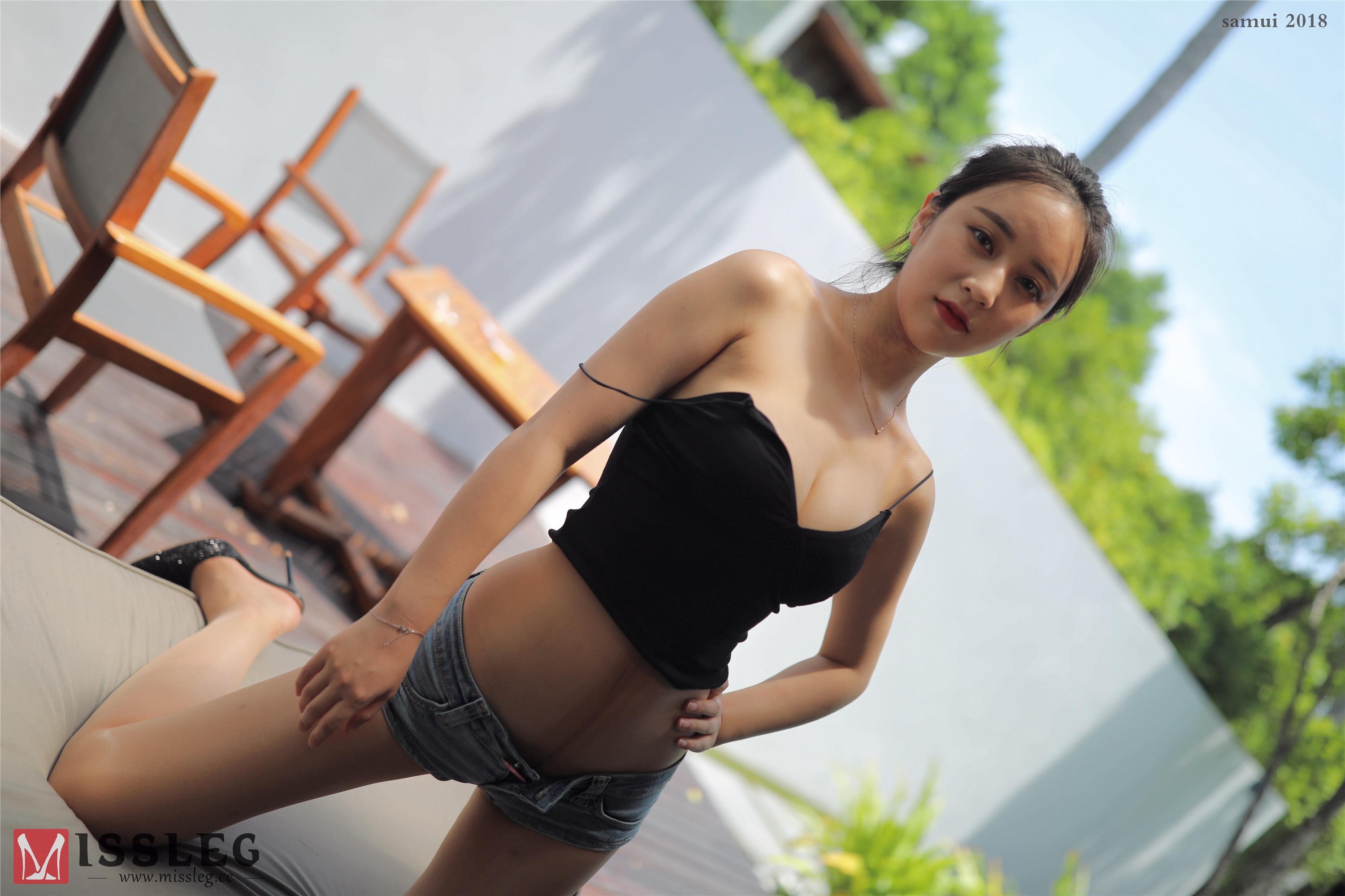 MISSLEG蜜丝  苏梅岛旅拍众筹系列 L001 牛仔短裤 乔依琳